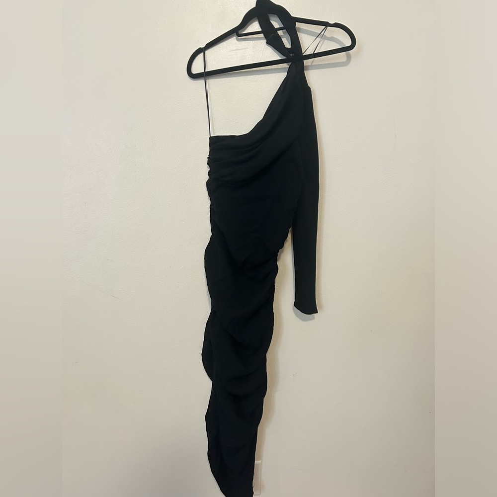 Zara. Size; M. Black Dress.